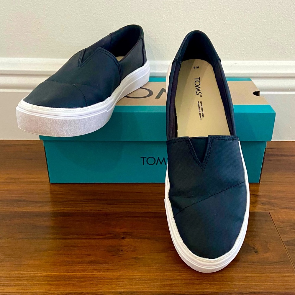 Toms Parker slip on canvas shoe